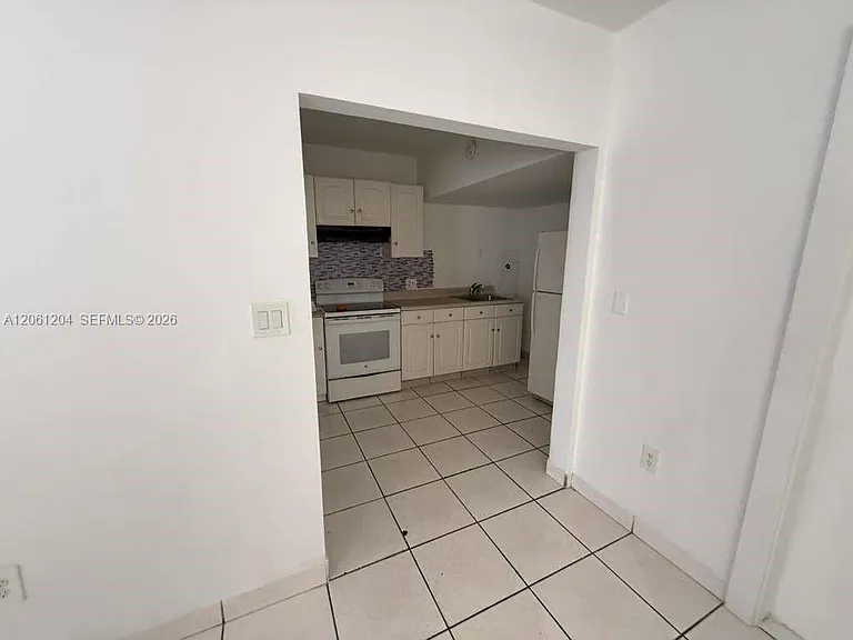526 SW 64th Ave #2 — Photo 7