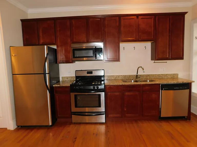 618 Elmwood Ave #8 — Photo 4
