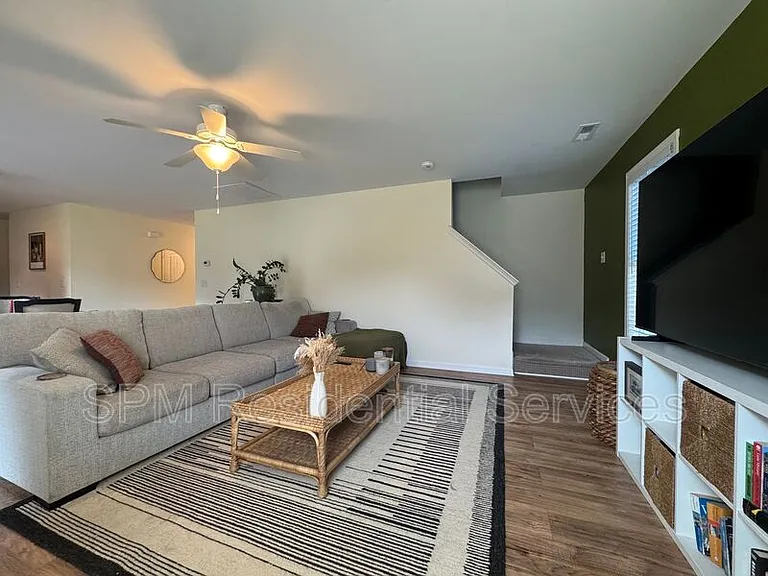 437 Lady Bug Ln — Photo 9