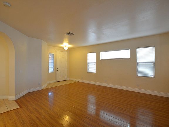 4th image of 452 Center Green Dr