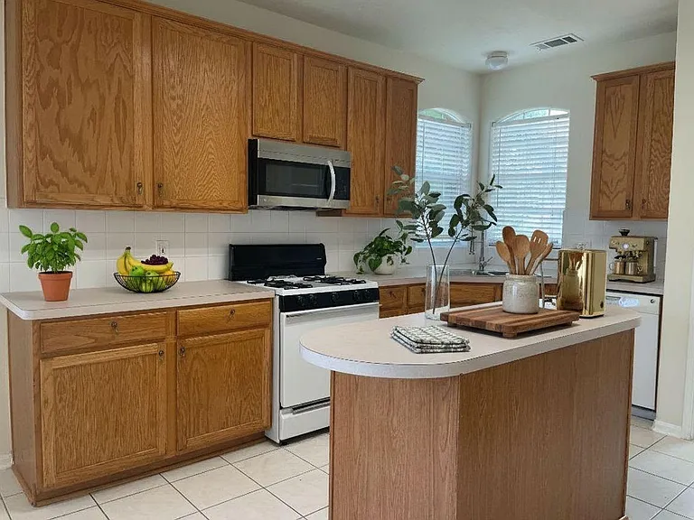 18807 Harbor Key Cir — Photo 28