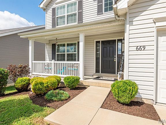 2nd image of 669 Vista Conn Dr