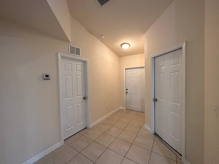 1407 SE 10th Ter — Photo 9