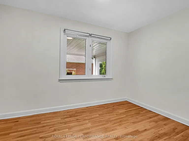 2243 Hillary Ave — Photo 16