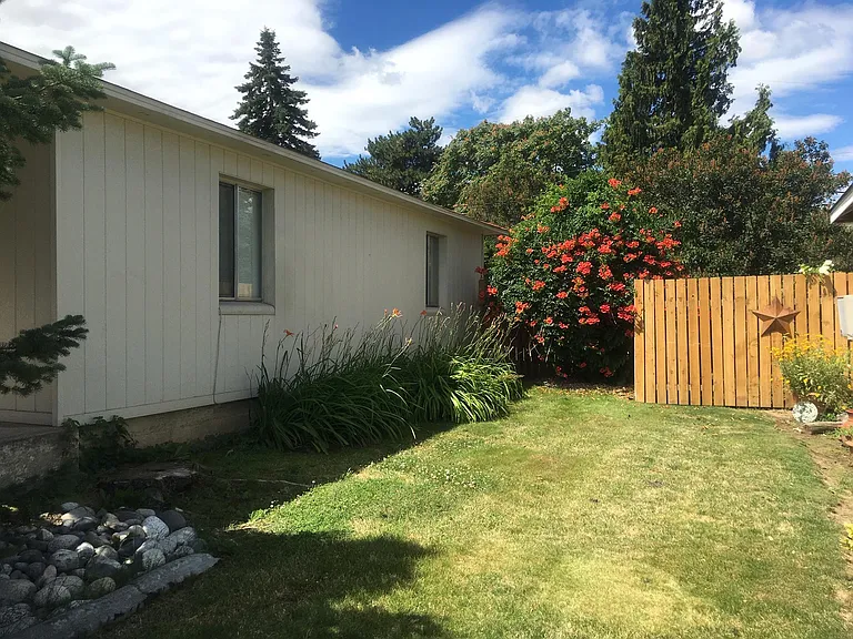108 N Garfield Ave — Photo 3