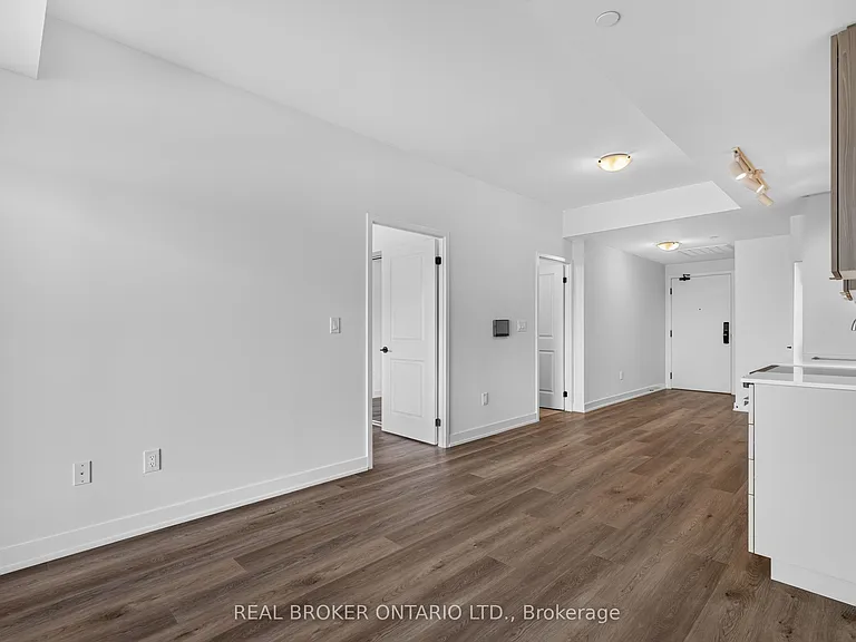 2075 Lakeshore Rd #1411 — Photo 10
