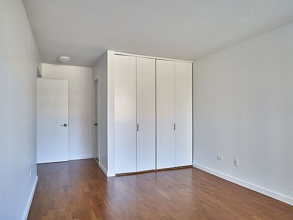 4th image of 200 W 60th St APT 8G