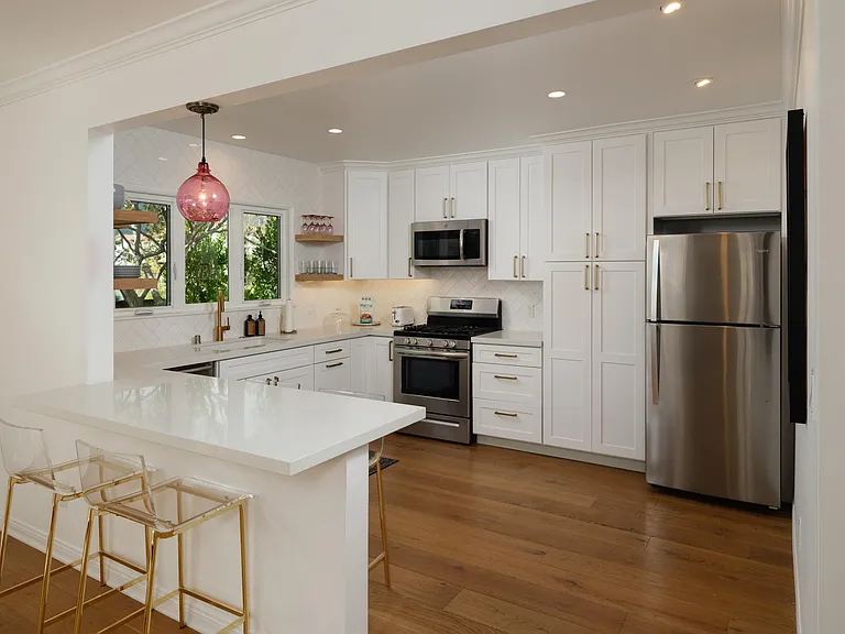 2325 Montrose Ave #A — Photo 11