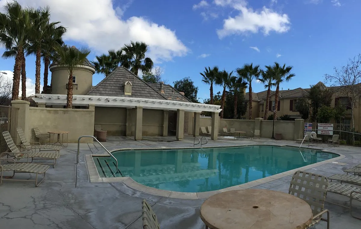 2 bed, 1170 sqft, $2,100 — Photo 4