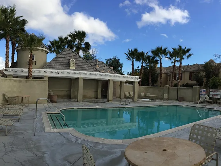 1800 E Lakeshore Dr #812 — Photo 4