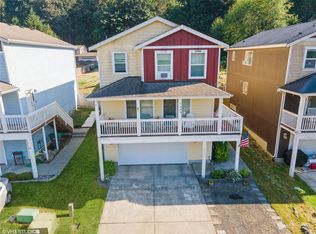 6982 E Dakota St, Pt Orchard, WA