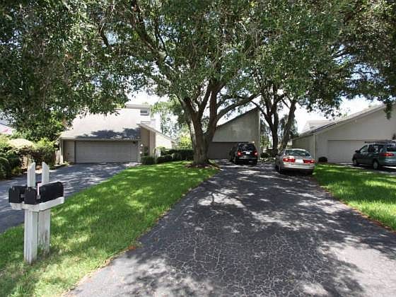 1st image of 4 Lake Julia Dr S
