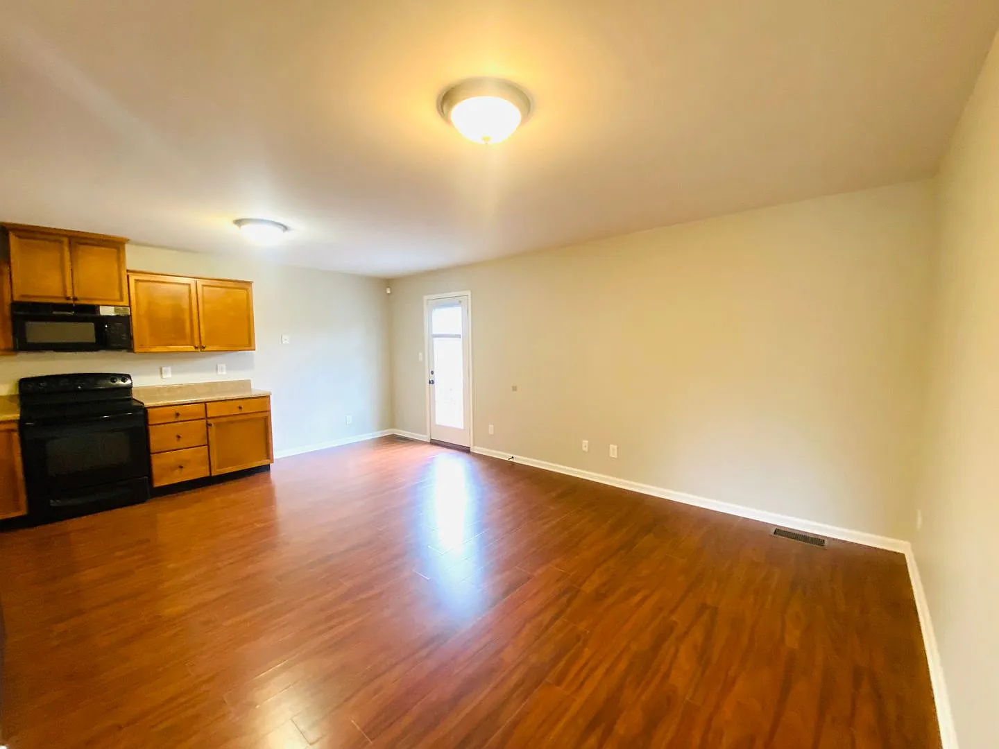 1728 Thistlewood Dr — Photo 3