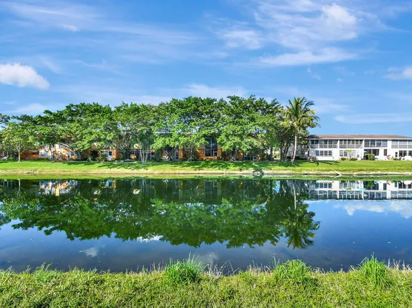 48 Sheffield B, West Palm Beach, FL 33417