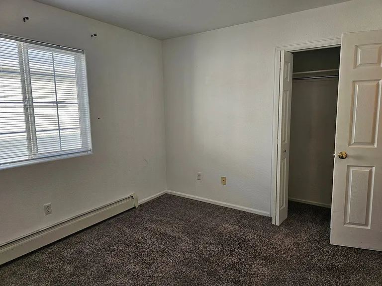 1240 Taft Ave — Photo 4