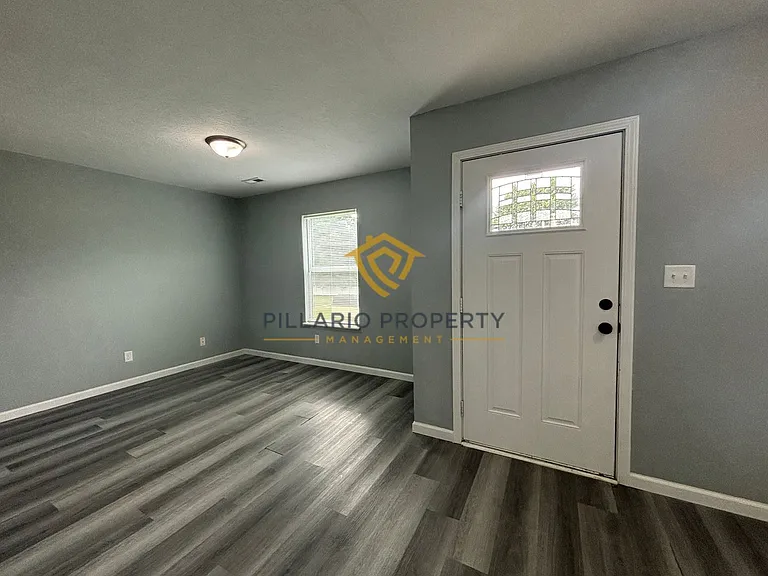 123 W North G St — Photo 6