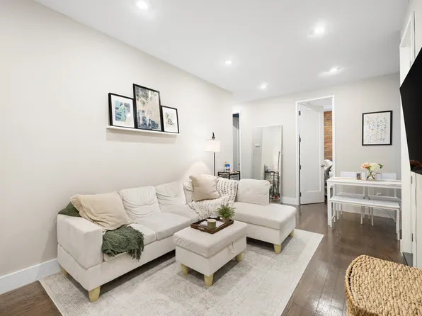 236 E 5th St #3H, New York, NY 10003