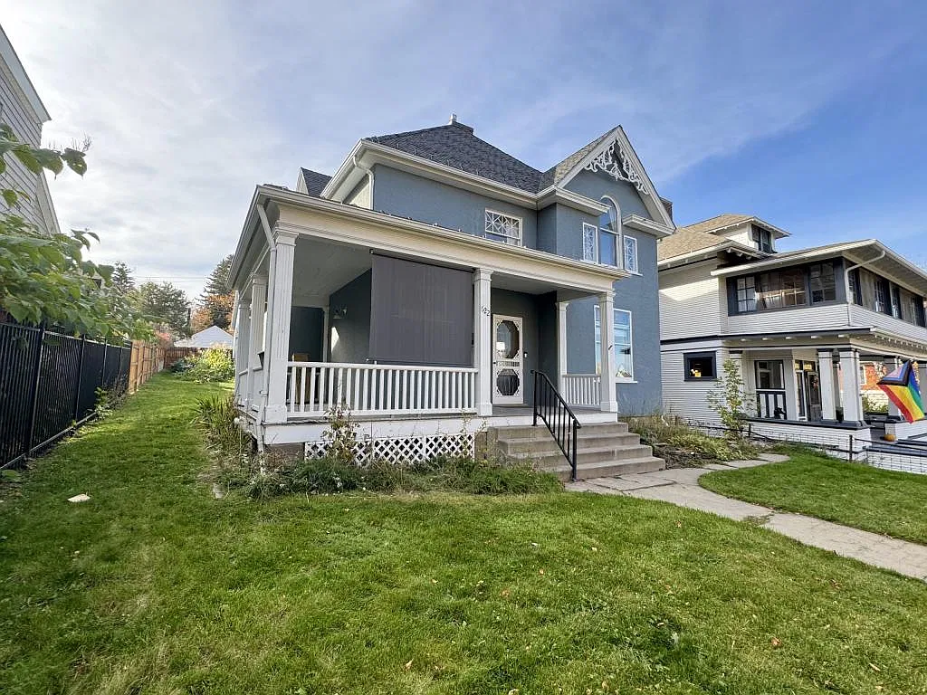 622 Harrison Ave — Photo 2