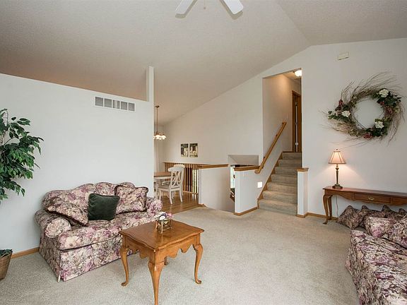 5th image of 205 Radcliffe Dr