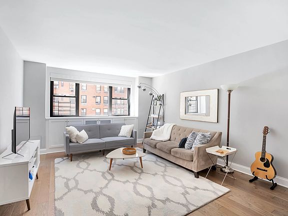 3rd image of 315 E 72nd St APT 8E