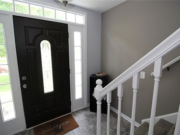 4th image of 5761 Oatfield Dr