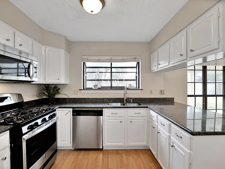 20431 Lone Star Oak St — Photo 9