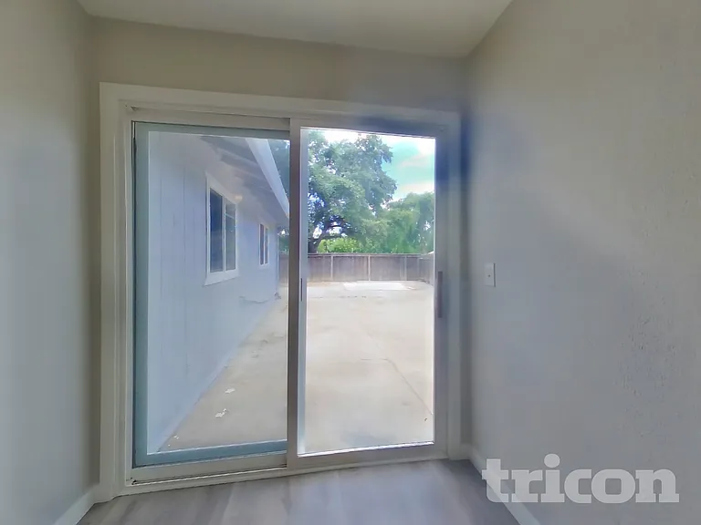 103 Dunedin Dr — Photo 18