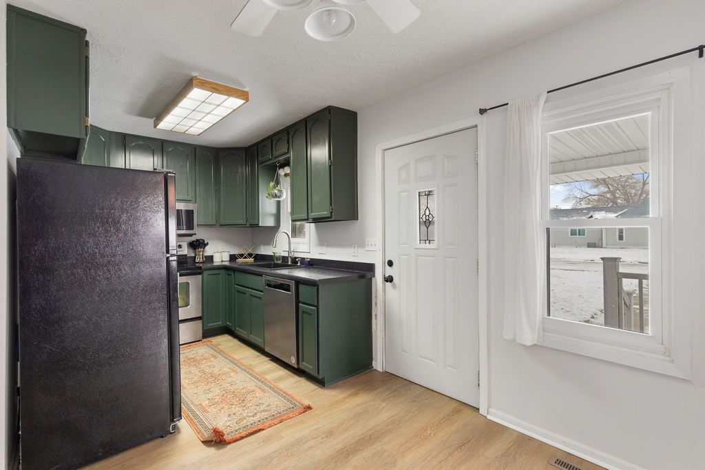 next background image