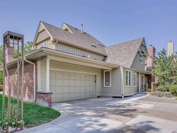 818 N 131st Plz, Omaha, NE 68154