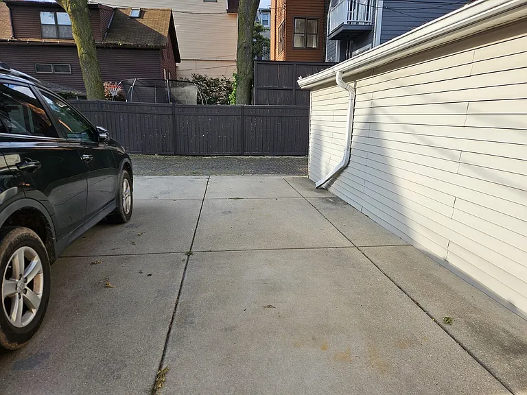 1140 W Barry Ave #1 — Photo 27