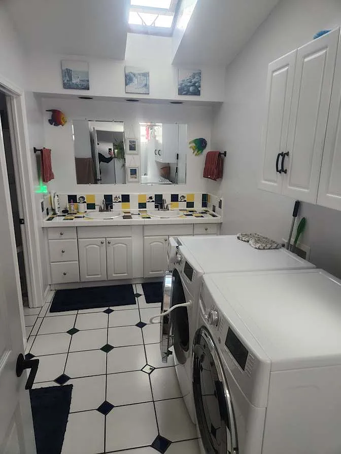 3 bed, 1800 sqft, $900 — Photo 3