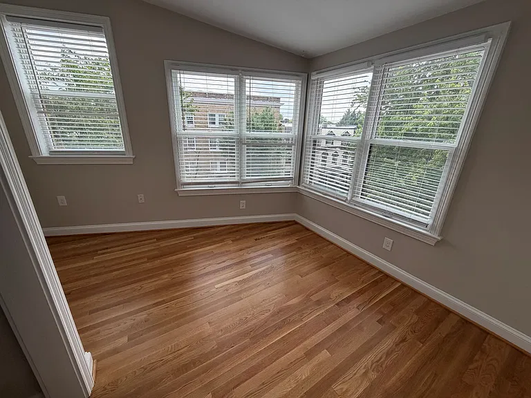 1611 Irving St NW #32 — Photo 6