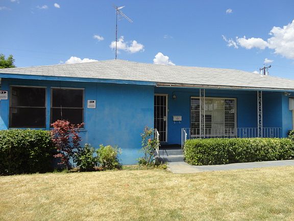 3rd image of 1432 W Dakota Ave