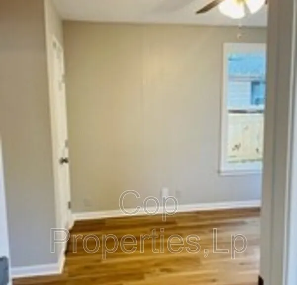 125 Ada St #1 — Photo 5