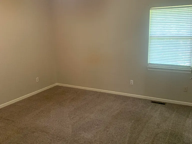 1338 NW Jefferson Ct — Photo 8