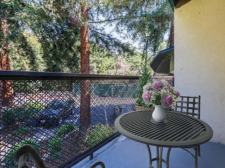 Dry Creek Apartments — Photo 37