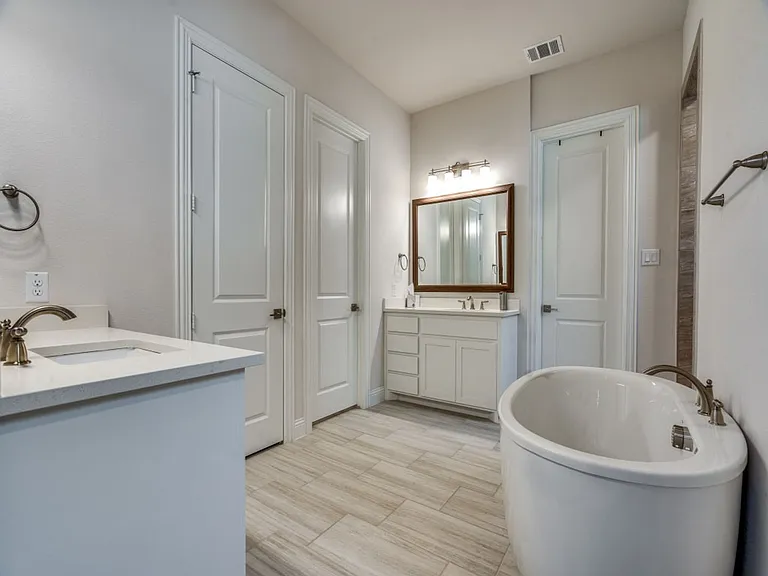 905 Asbury Dr — Photo 16