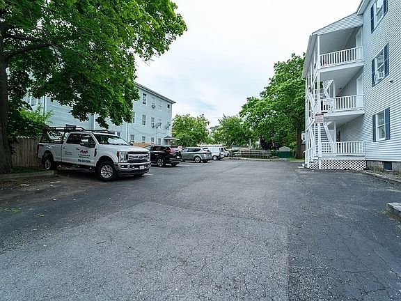 3rd image of 61 Houghton St APT 2