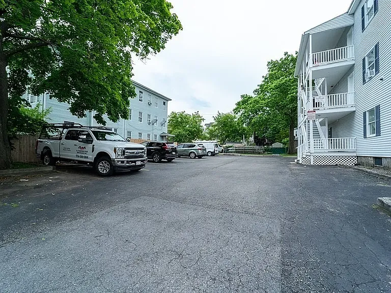61 Houghton St #2 — Photo 3