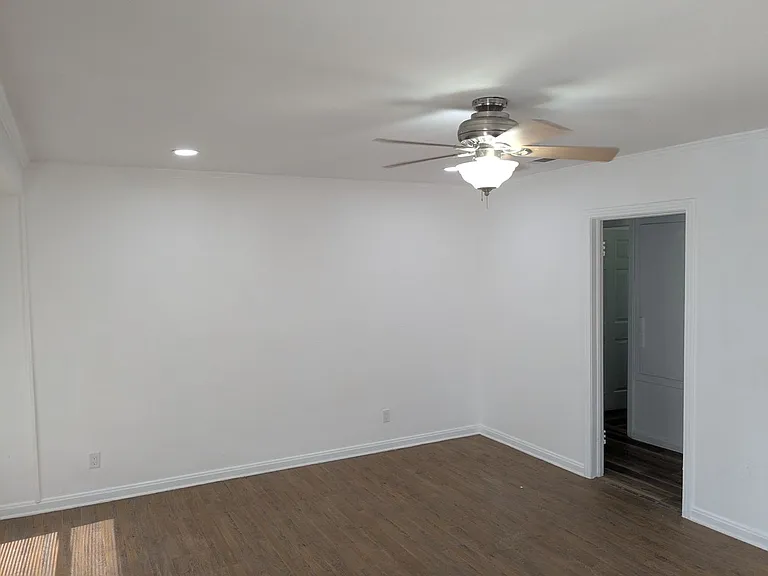 1806 S 5th St — Photo 5