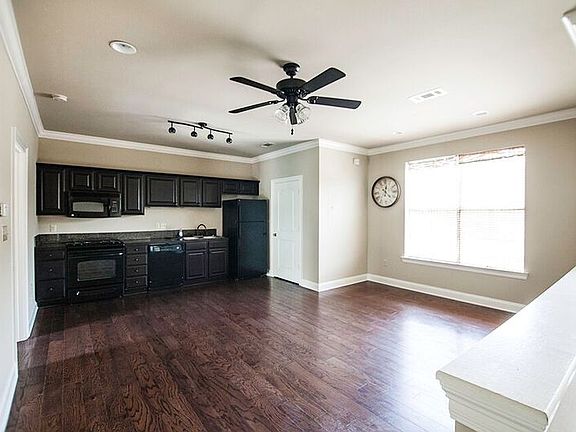 2nd image of 888 S Kenilworth Pkwy #6