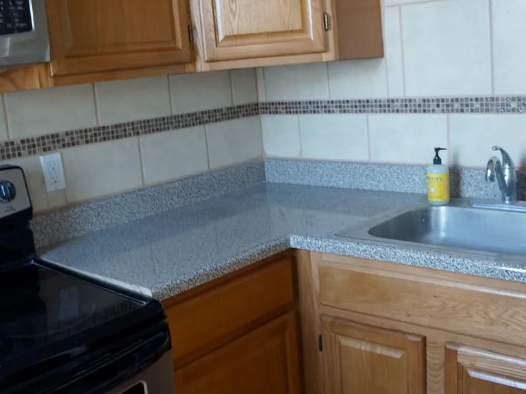 Kitchenette: Angle 2
