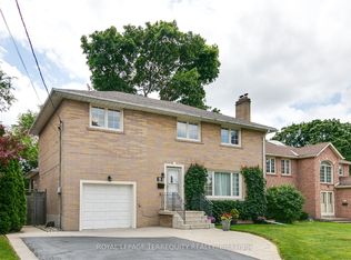 11 Urbandale Ave, Toronto, ON M2M 2G9