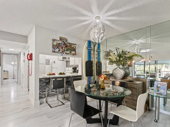 712 Sunny Pine Way #E2, Greenacres, FL 33415