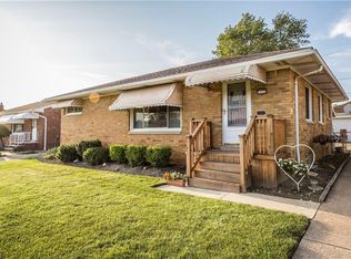 1030 Maple Dr, Parma, OH 44134