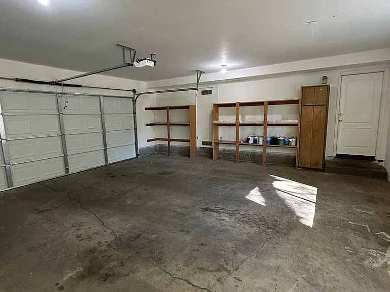 1661 Manzanita Ave — Photo 33
