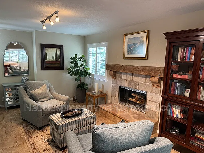 2 bed, 2.0 bath, $4,000 — Photo 2