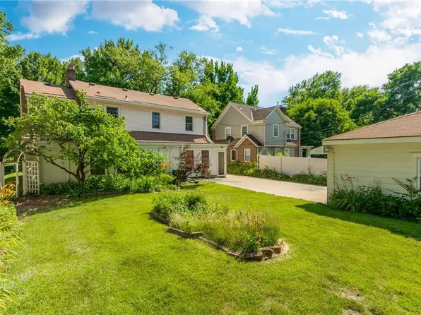 4 E Winthrope Rd, Kansas City, MO 64113