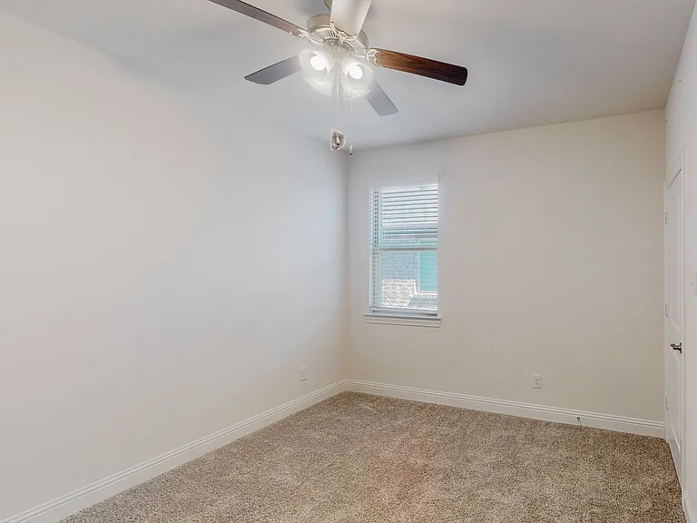 11029 Klondike Ln — Photo 33