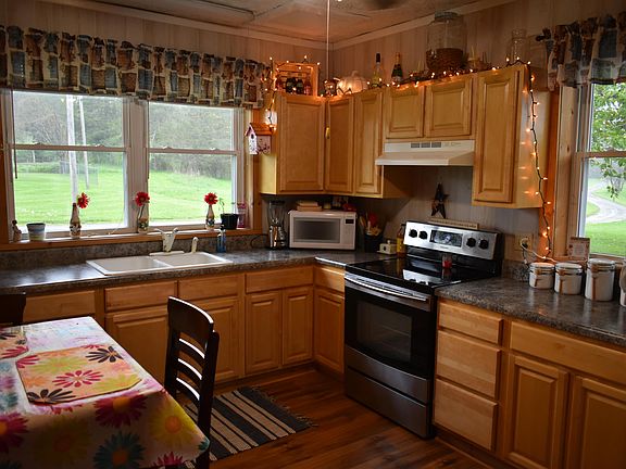 2nd image of 120 Shennadoah Dr